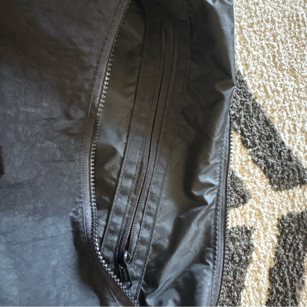 BAGGU Large Nylon Crescent Bag - Picture 7 of 11